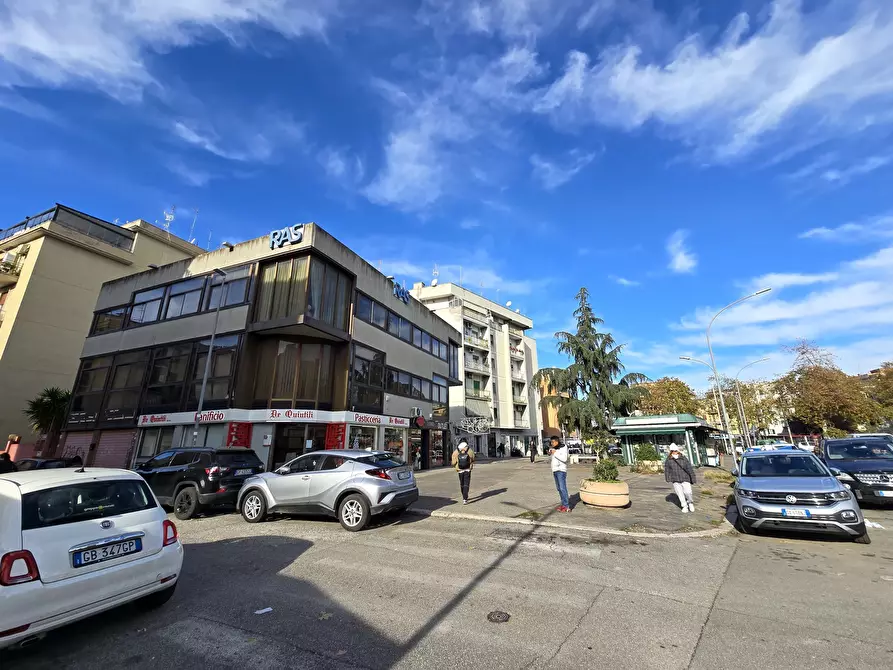 Immagine 15 di Palazzo in vendita  in Via degli Abeti 29 a Roma