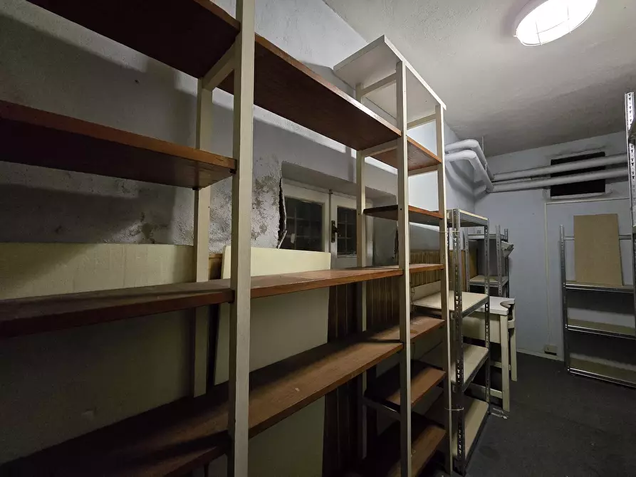 Immagine 10 di Magazzino in vendita  in Via Emilio de Marchi 21 a Roma