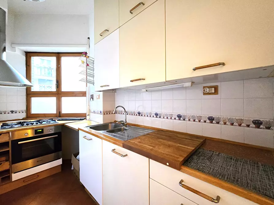 Immagine 22 di Bilocale in affitto  in Via Francesco Cocco Ortu 120 a Roma