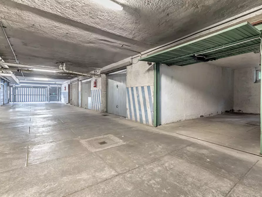 Immagine 36 di Trilocale in vendita  in Viale Capitan Casella 34 a Roma