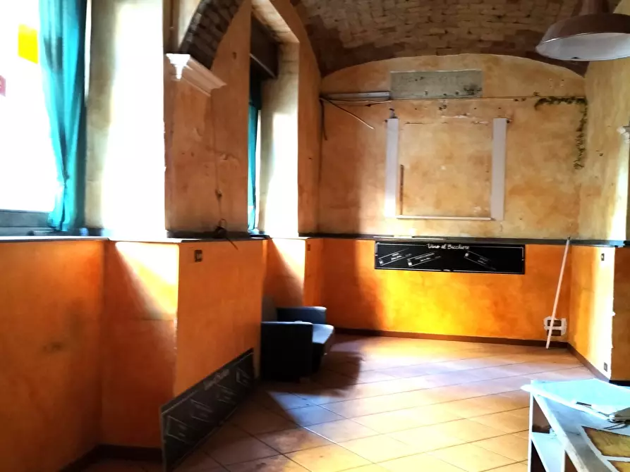 Immagine 11 di Locale commerciale in affitto  in via dei volsci a Roma