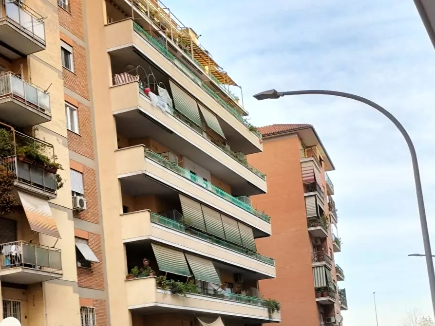 Immagine 2 di Stanza singola in affitto  in Via Filippo Meda 175 a Roma