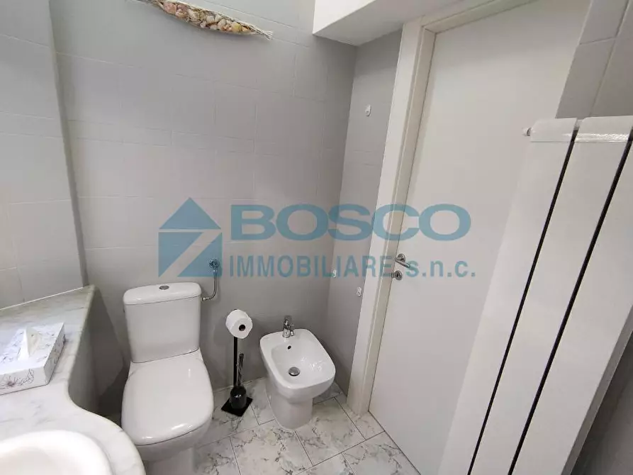 Immagine 13 di Quadrilocale in vendita  in Viale Amendola a La Spezia