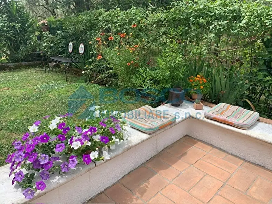 Immagine 4 di Casa bifamiliare in vendita  in Via Canale a Castelnuovo Magra