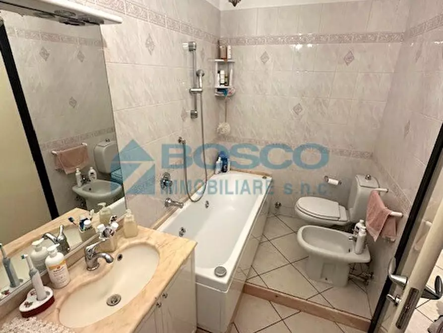 Immagine 11 di Pentalocale in vendita  in Largo Marcantone a La Spezia