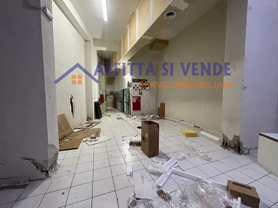 Immagine 7 di Locale commerciale in affitto  in Via Tevere 72 a Siracusa