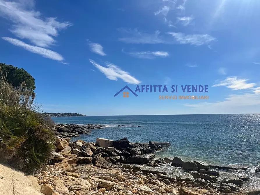 Immagine 35 di Villa in vendita  in Via degli Argonauti 29 a Siracusa