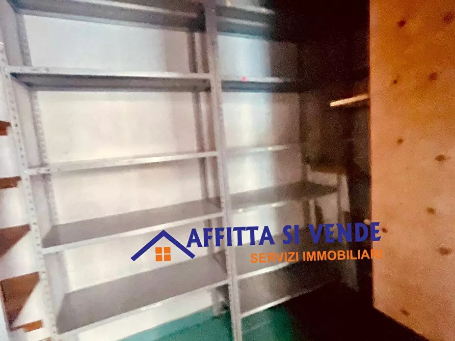 Immagine 8 di Locale commerciale in affitto  in Via Oglio 1 a Siracusa
