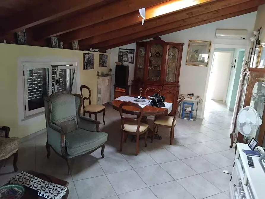 Immagine 3 di Villetta a schiera in vendita  a Pescara