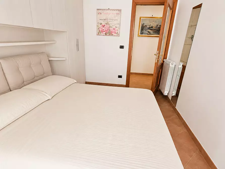 Immagine 13 di Trilocale in vendita  a Rapallo