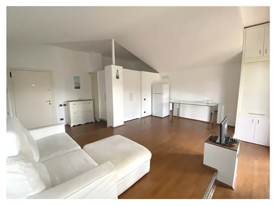 Immagine 5 di Bilocale in vendita  a Rapallo