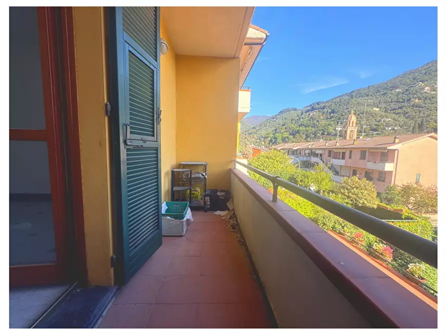 Immagine 2 di Quadrilocale in vendita  a Rapallo