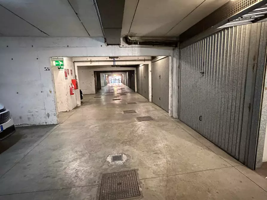 Immagine 7 di Garage in vendita  in via Amico Aspertini a Roma
