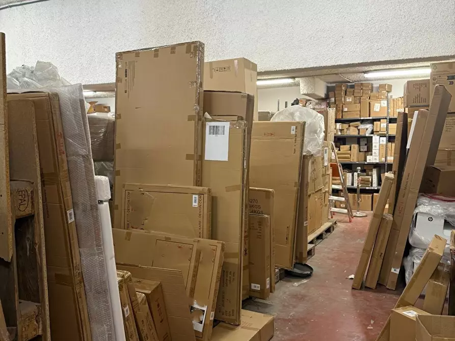 Immagine 11 di Attività artigianale in vendita  a Capena