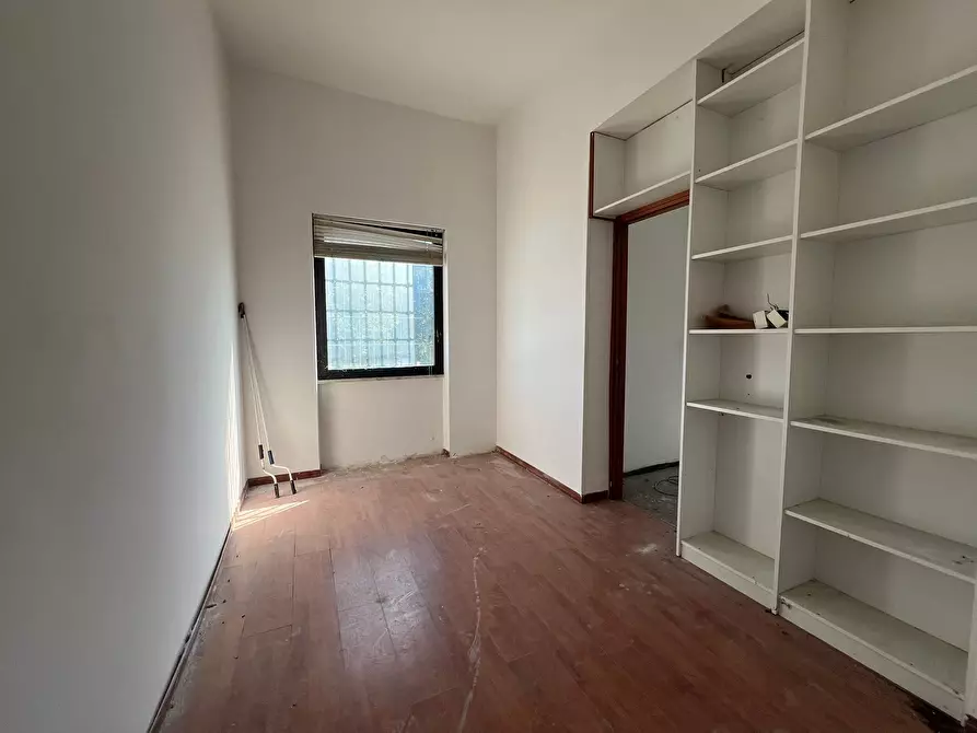 Immagine 10 di Locale commerciale in vendita  a Fiano Romano