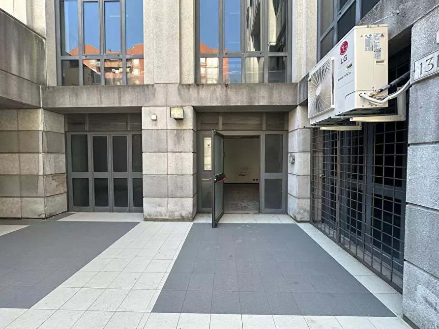 Immagine 1 di Ufficio in affitto  in Via Monte Giberto 133 a Roma