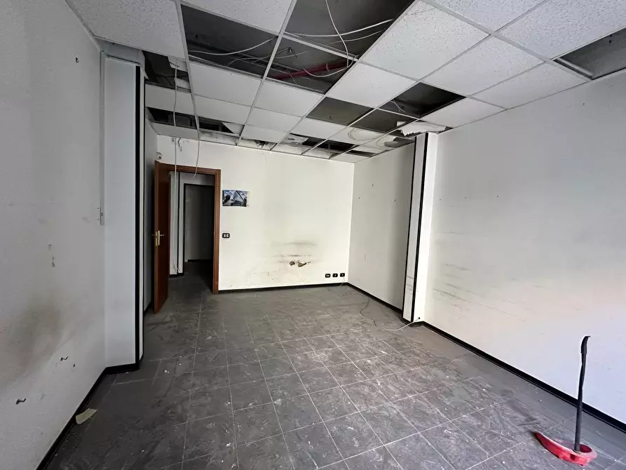 Immagine 14 di Ufficio in affitto  in Via Monte Giberto 133 a Roma