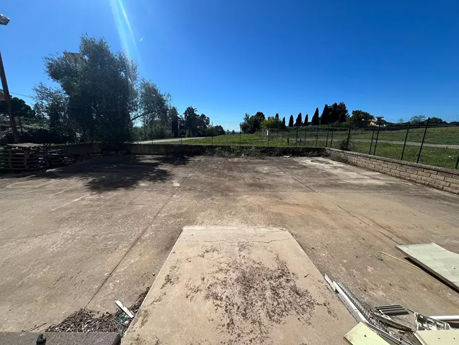 Immagine 5 di Locale commerciale in vendita  a Fiano Romano