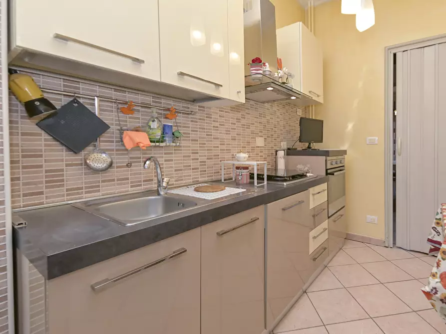 Immagine 24 di Quadrilocale in vendita  in via Livorno 9 a Torino