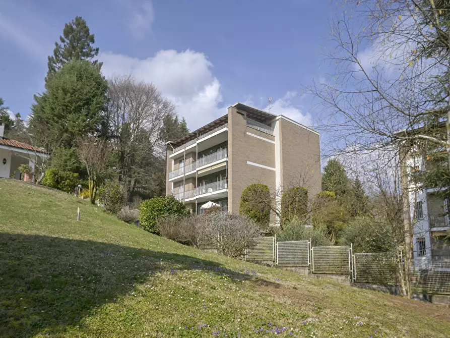 Immagine 2 di Pentalocale in vendita  in Via Rio Vallero 7 a Pino Torinese
