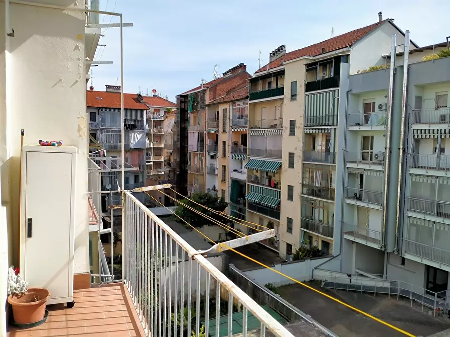 Immagine 8 di Bilocale in vendita  in Via Meina 8 a Torino
