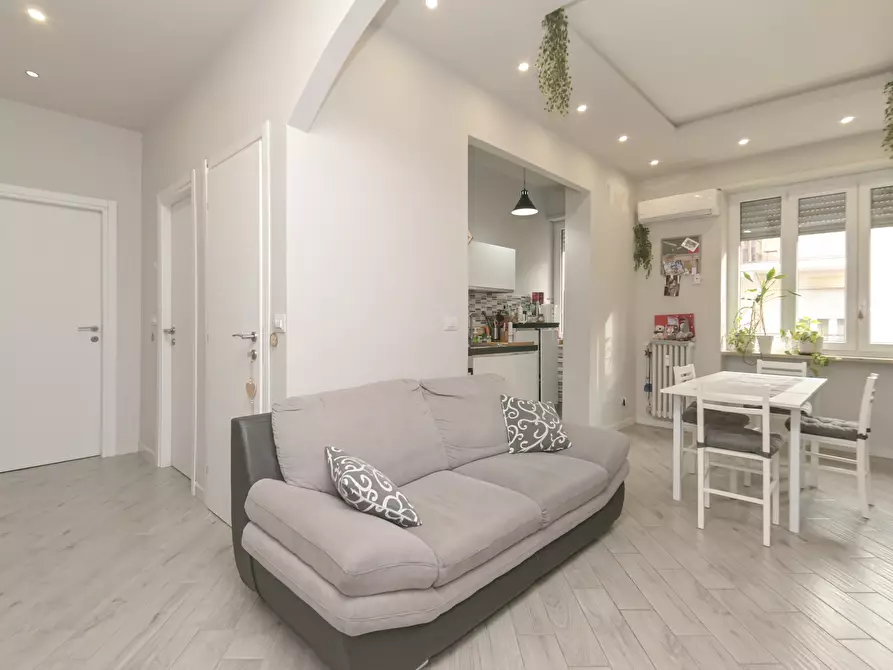 Immagine 9 di Bilocale in vendita  in via umberto giordano 8 a Nichelino