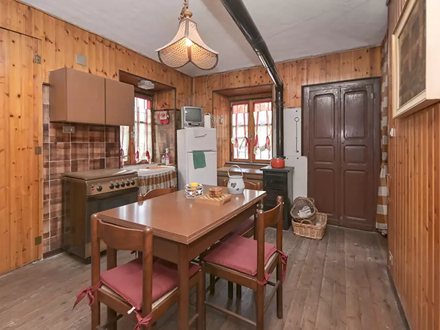 Immagine 45 di Pentalocale in vendita  in via torino 4 a Lemie