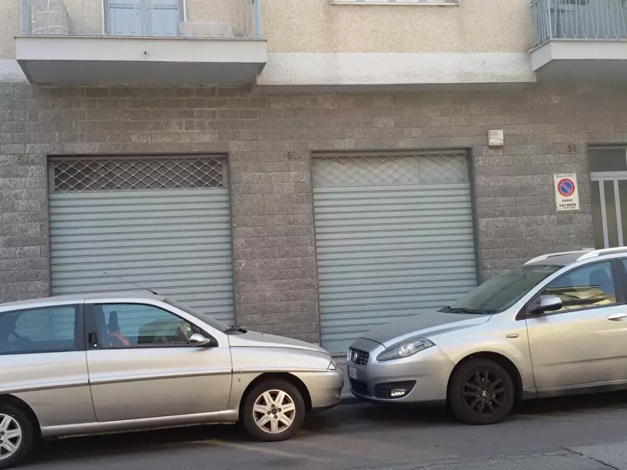 Immagine 2 di Locale commerciale in vendita  in Via Fratelli Garrone 51 a Torino