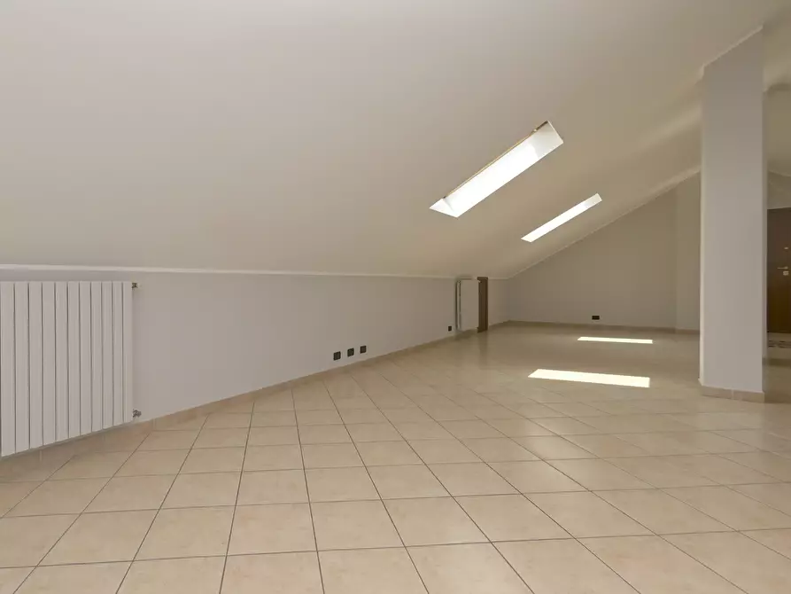 Immagine 21 di Mansarda in vendita  in Via Tirreno 155 a Torino