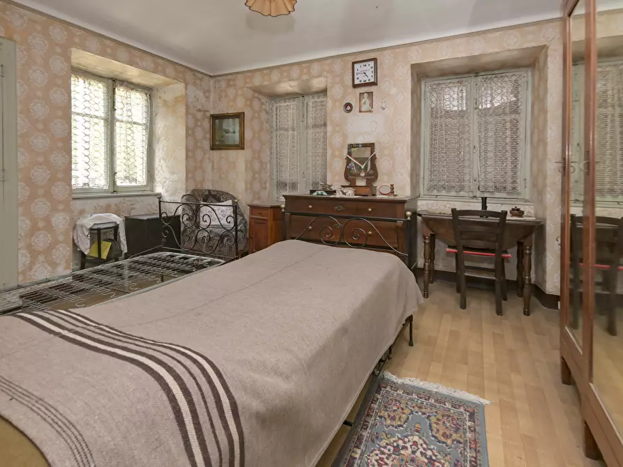 Immagine 35 di Pentalocale in vendita  in via torino 4 a Lemie