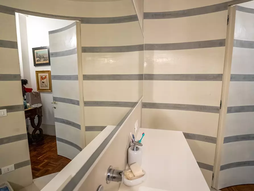 Immagine 26 di Appartamento in vendita  a Pisa