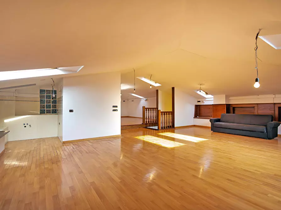 Immagine 40 di Villa in vendita  a Pisa