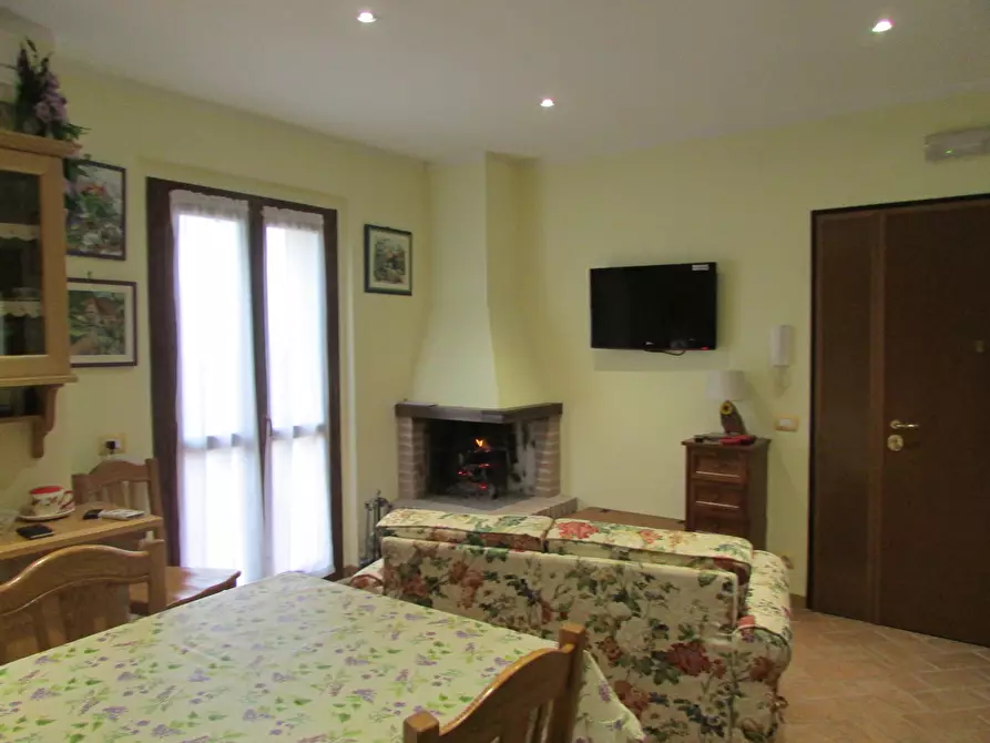 Immagine 10 di Villetta a schiera in vendita  a Monte Castello Di Vibio