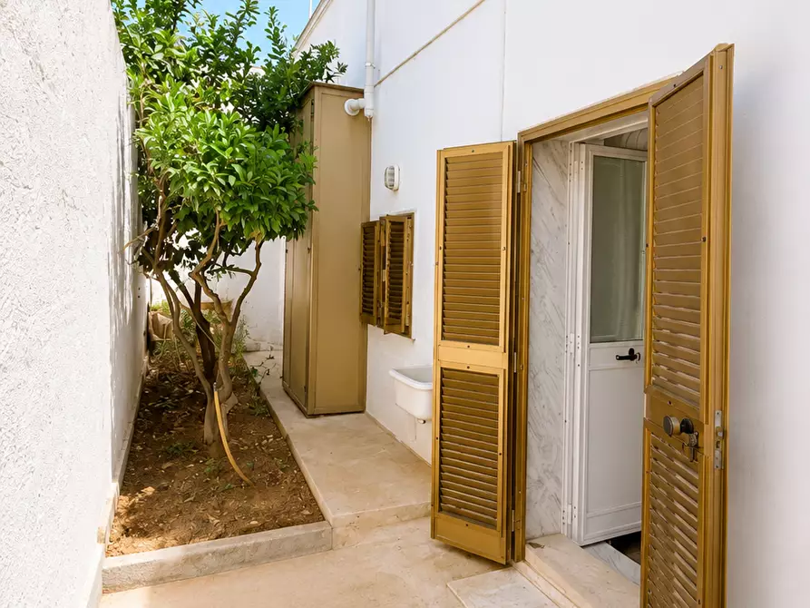 Immagine 18 di Casa indipendente in vendita  in Contrada Sant'Andrea a Monopoli