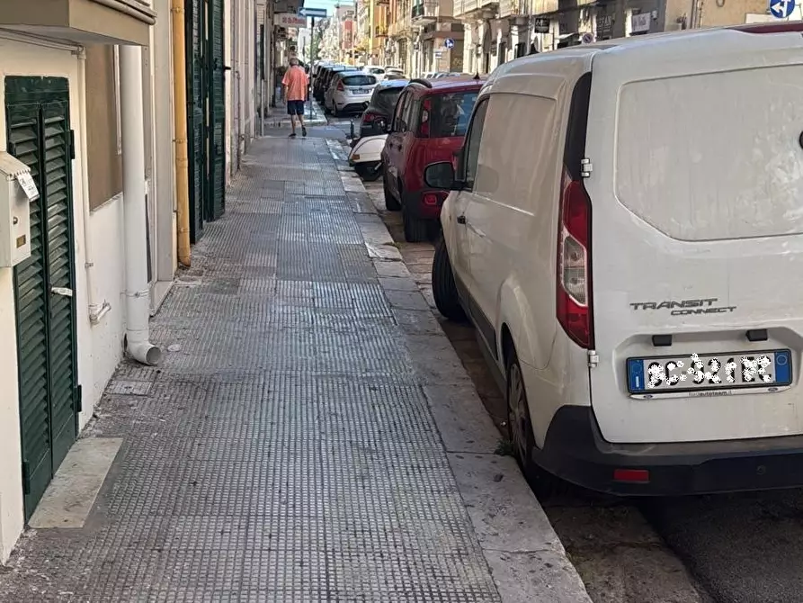 Immagine 11 di Locale commerciale in vendita  in via roma a Monopoli