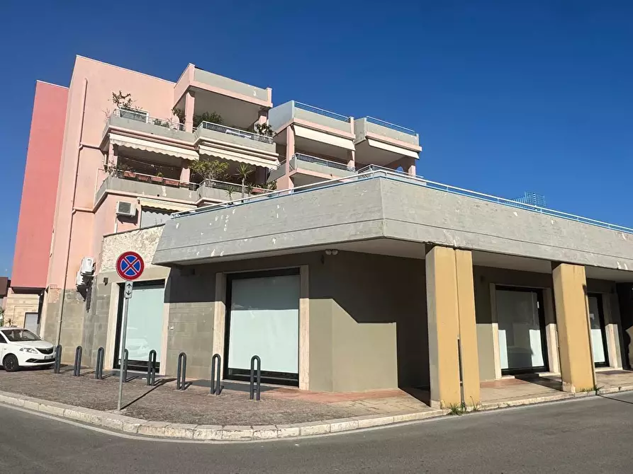 Immagine 13 di Quadrilocale in vendita  in Via Ugo Foscolo Poeta a Monopoli