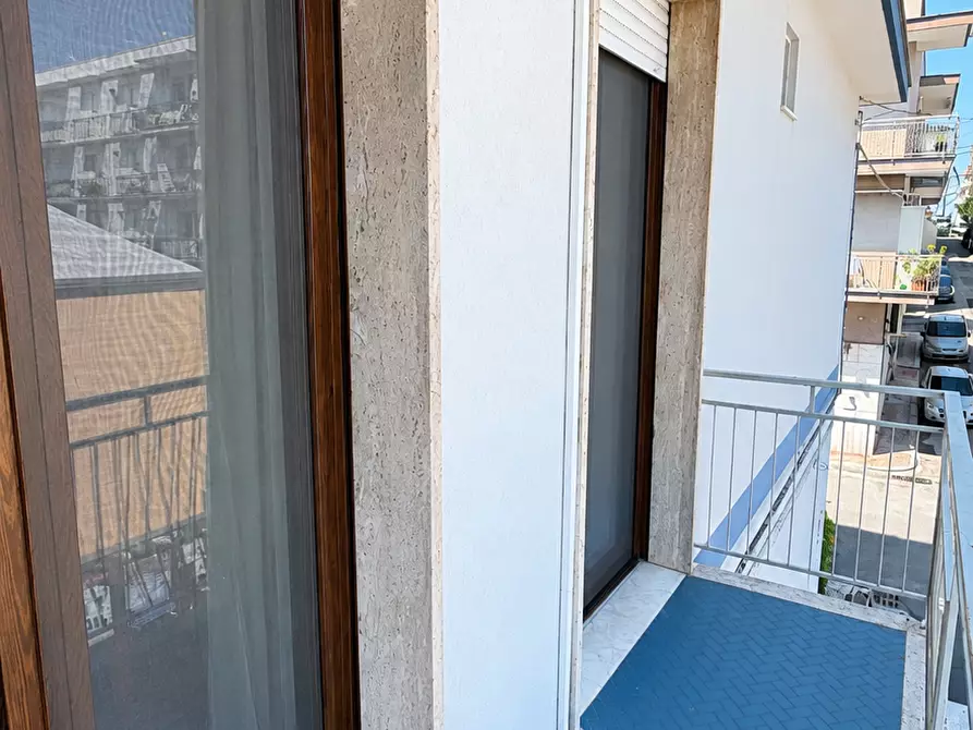 Immagine 16 di Trilocale in vendita  in Via Carlo Poerio 35 a Castellana Grotte