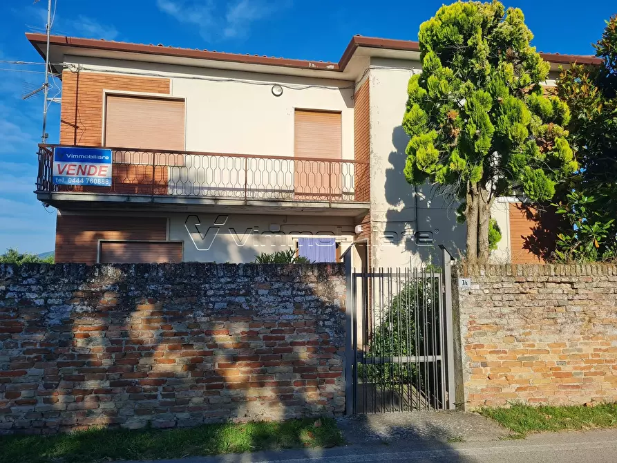 Immagine 1 di Quadrilocale in vendita  in Via Capovilla 7 a Noventa Vicentina