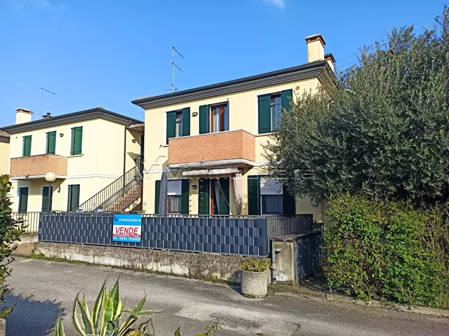 Immagine 4 di Trilocale in vendita  in Via Monte Grappa 1 a Albettone