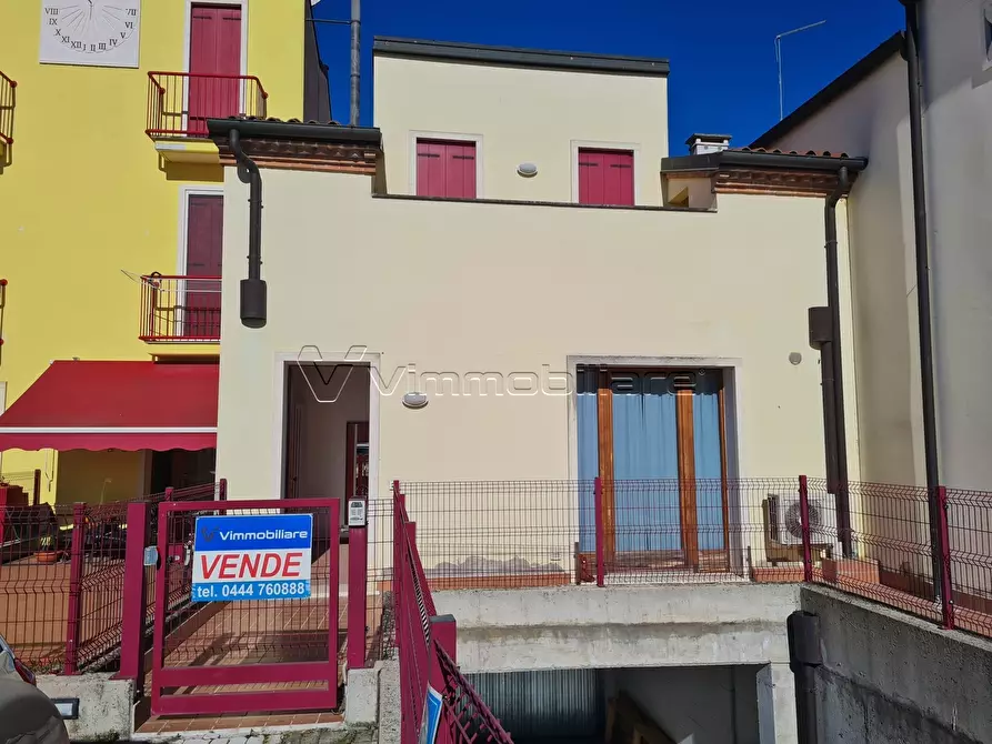 Immagine 2 di Porzione di casa in vendita  in Via Cà Montanare 8 a Barbarano Mossano