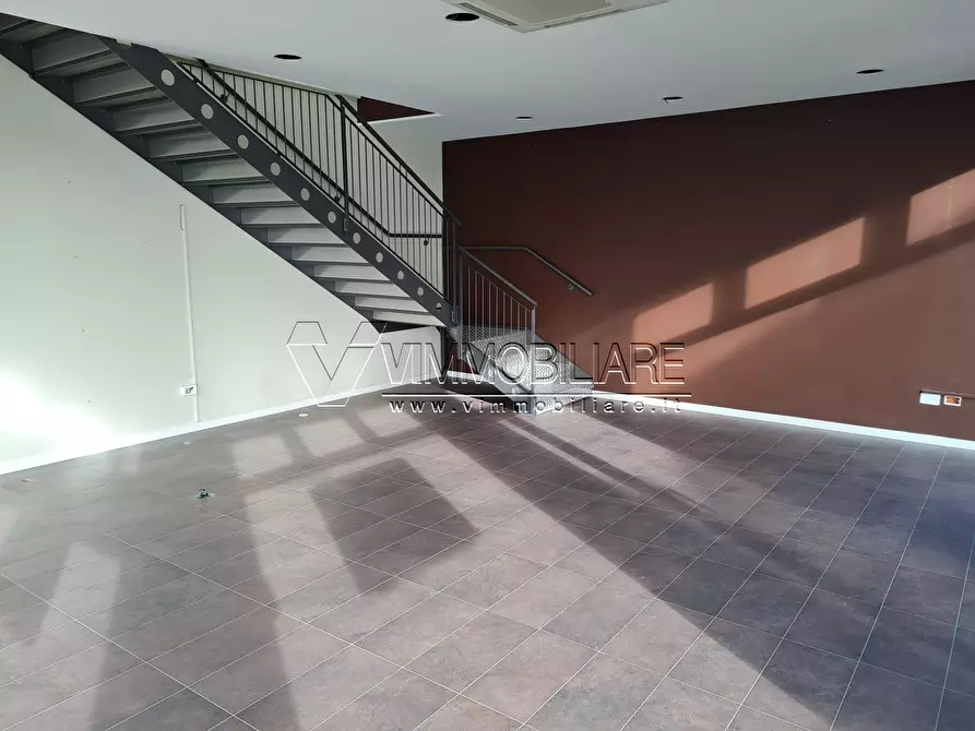 Immagine 10 di Locale commerciale in vendita  in via Carlo Porta angolo via Palladio 1 a Noventa Vicentina