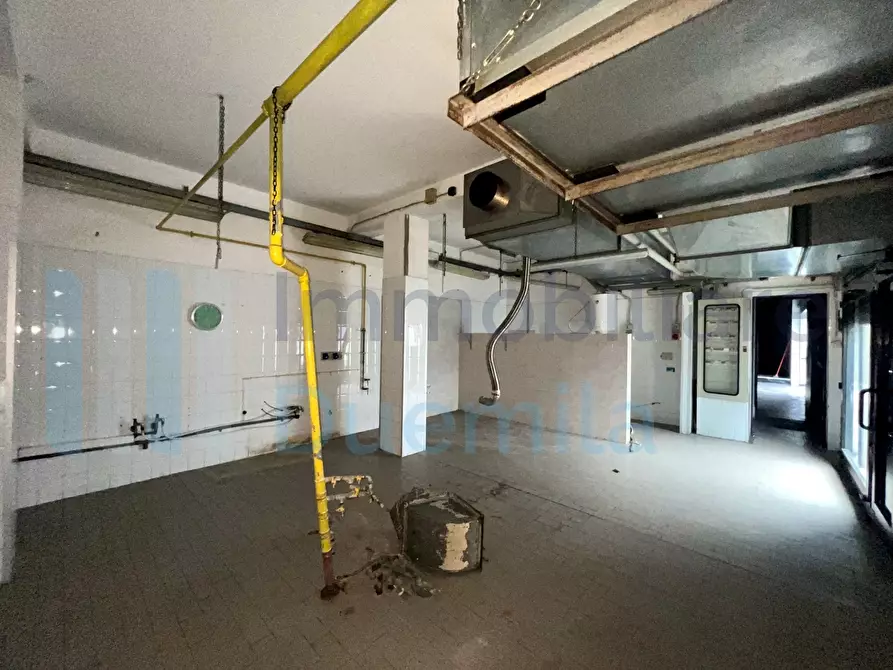 Immagine 17 di Locale commerciale in affitto  a Ozzano Dell'emilia