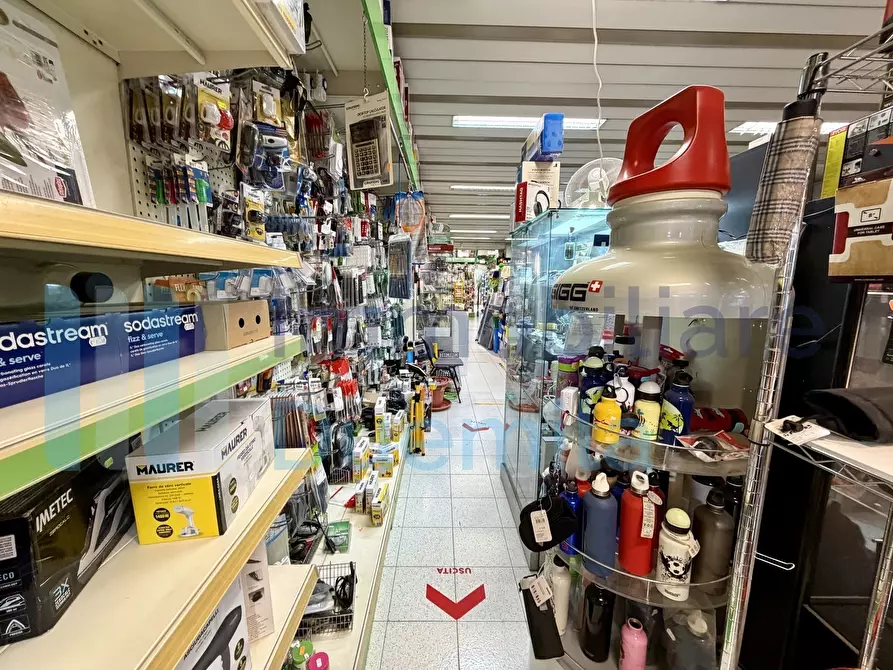 Immagine 6 di Attività commerciale in vendita  a Bologna