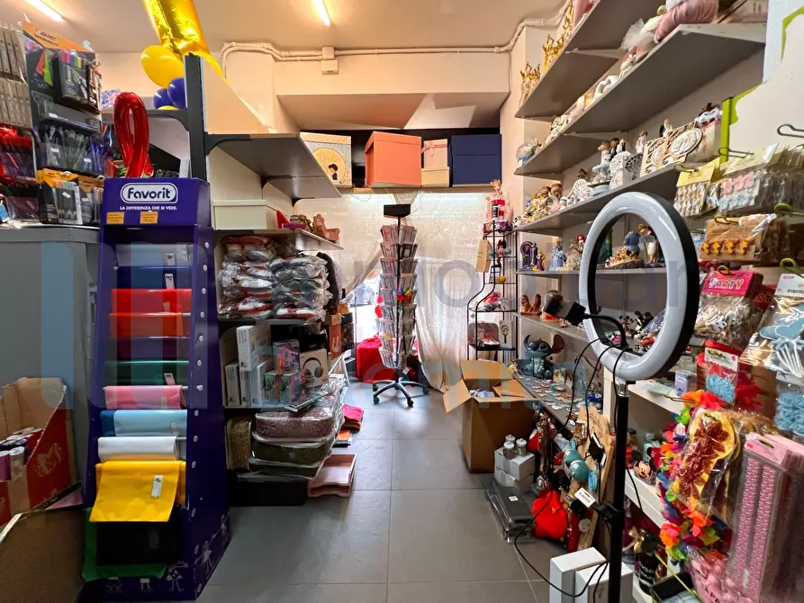 Immagine 8 di Attività commerciale in vendita  a Bologna