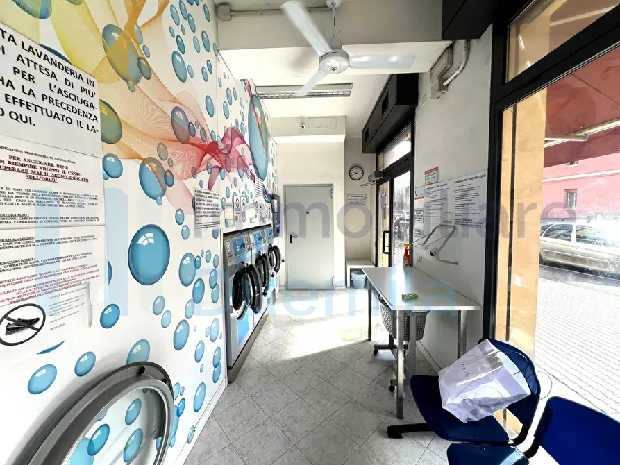 Immagine 4 di Attività artigianale in vendita  a Bologna