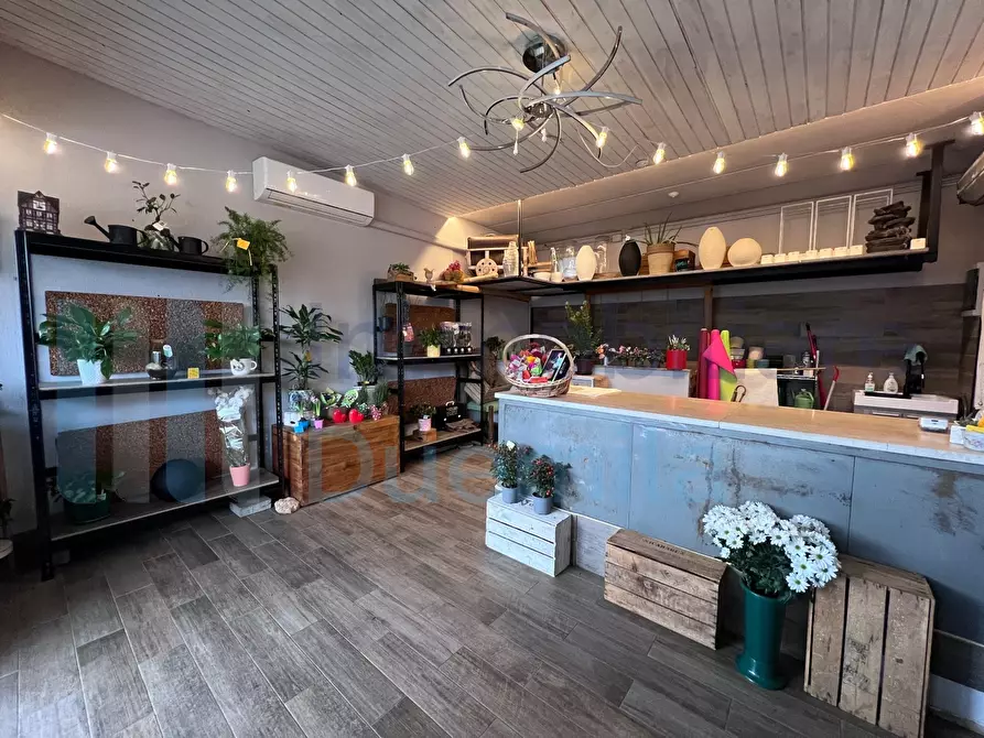 Immagine 4 di Attività commerciale in vendita  a Bologna