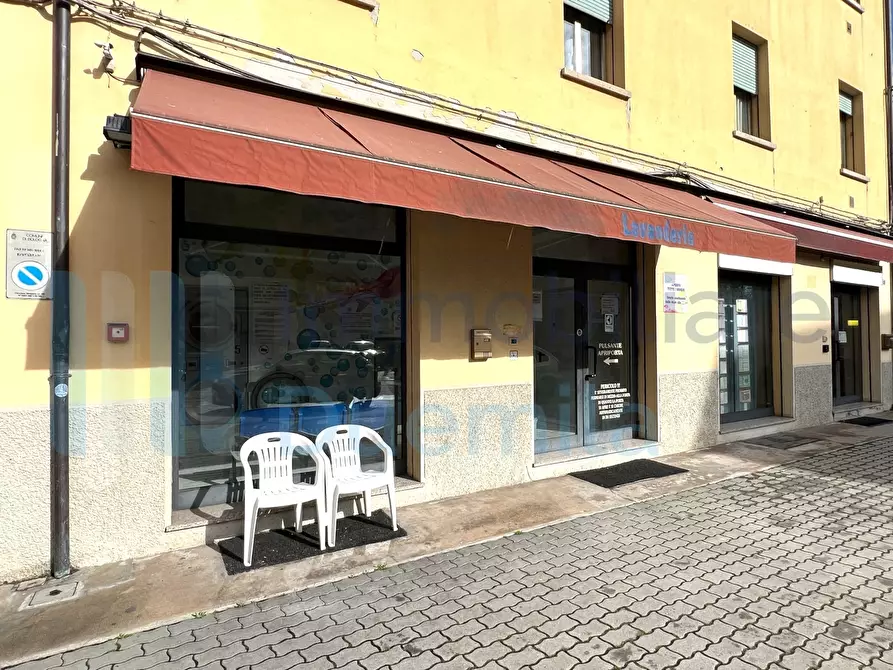 Immagine 15 di Attività artigianale in vendita  a Bologna