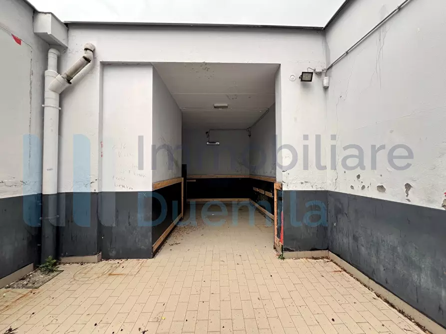 Immagine 25 di Locale commerciale in vendita  a Ozzano Dell'emilia