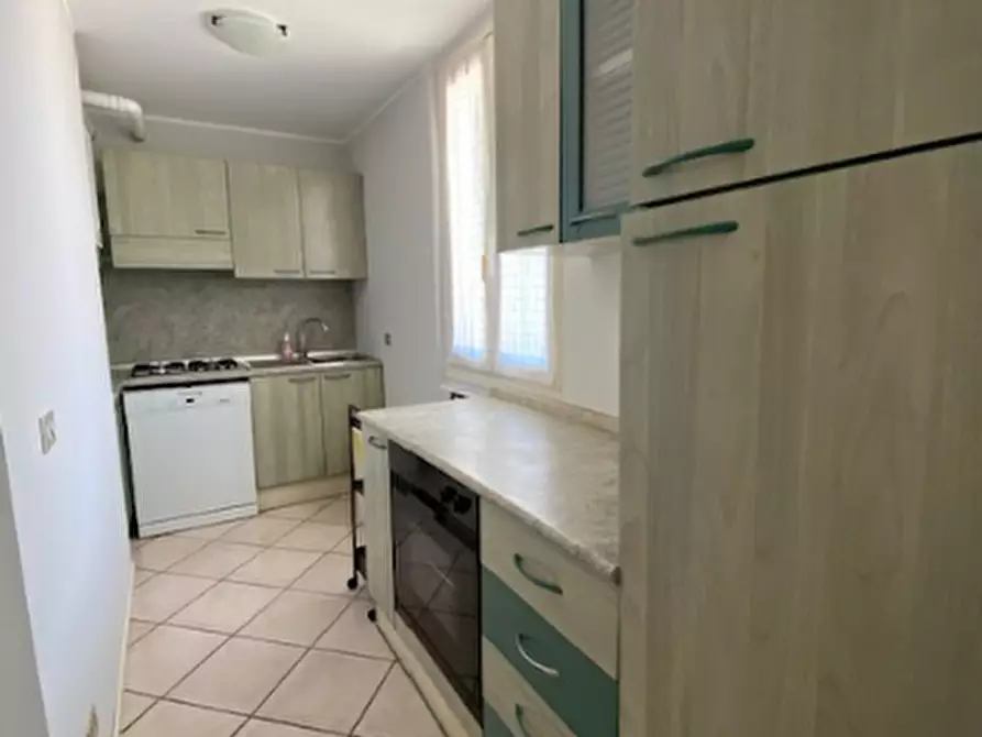 Immagine 2 di Quadrilocale in affitto  in Via Annunciata 9 a Desenzano Del Garda