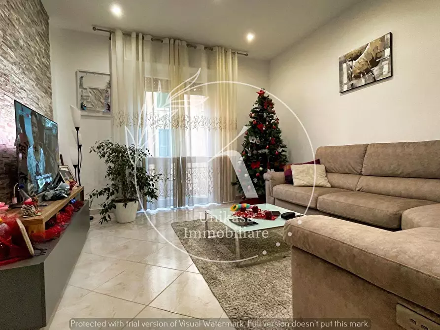 Immagine 2 di Pentalocale in vendita  in Via Antonio Gramsci 65 a Vado Ligure